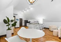 The Cloud Studio: Prime Downtown Location