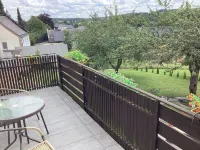 Beautiful Apartment with garden, patio, balcony, and free parking in Röslau