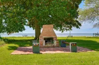 Secluded River Front Cottage