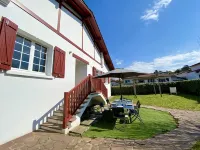 Village center, house, garden, walking distance to the beach, parking