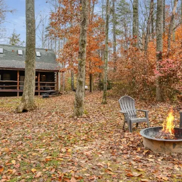 Cabin In Hocking Hills! Pet Friendly, Hot Tub, Secluded.