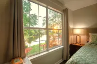 Lakefront Retreat near Tybee Beach &  Savannah Downtown with high speed WiFi