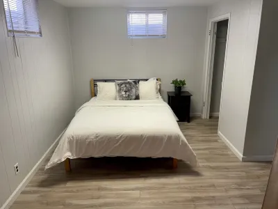 12 min to Downtown! Child&Pet Friendly , Fully Stocked Kitchen, W/, Back
