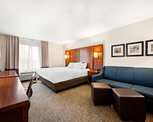 Comfort Inn & Suites Decatur-Forsyth Hotels in Forsyth