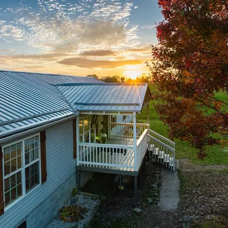 New!!!Thuja Hideaway next to NewRiverGorge. Amazing star gazing. Pet friendly!