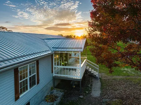 New!!!Thuja Hideaway next to NewRiverGorge. Amazing star gazing. Pet friendly!