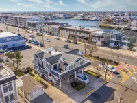 Dog Friendly Townhome in the heart of Stone Harbor Hotels in Stone Harbor