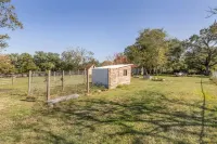 Sleeps 10! Country Cabin w/ Playground, Hammock & Chickens - Chalet
