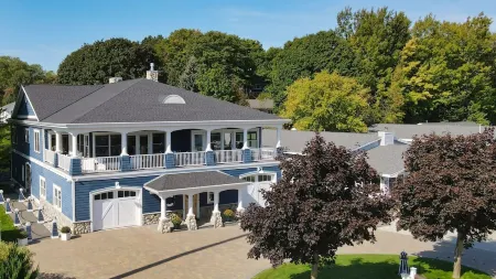 Stunning Lakeview Home with 5 Bedrooms and 6k SqFt of Modern, High-End Amenities