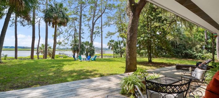 Waterfront “State of Mind” vintage home. Hotels in Bluffton