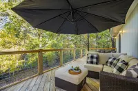 Modern home near Back 40 and Blowing Springs trails