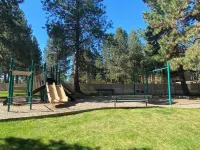 Cozy retreat near downtown, amphitheater, short walk to Deschutes river, has AC!