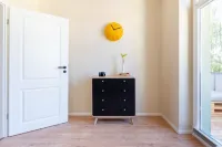 Stylish old building apartment with 2 bedrooms - 200m to the Elbe - close to the center