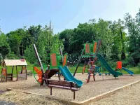 Cheerful 5-Bdrm Home  | Huge Fenced Yard  | Kid-Pet Friendly  | Near it all! Hotels in Lincolnia