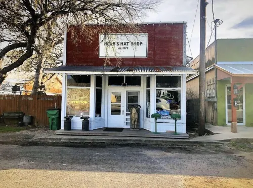 Welcome to Blanco Bungalow Hotels in Blanco