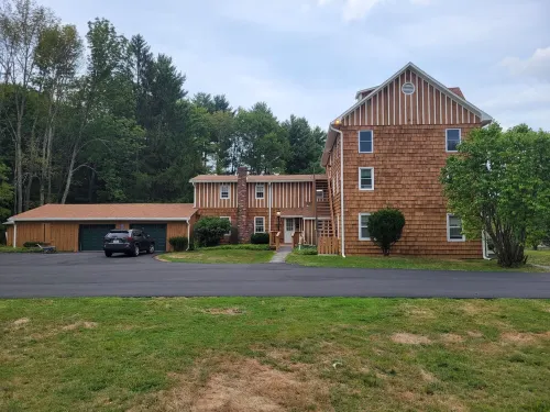Gedney House Apt. 2: Only 8 Minutes to Bethel Woods! Newly Remodeled!