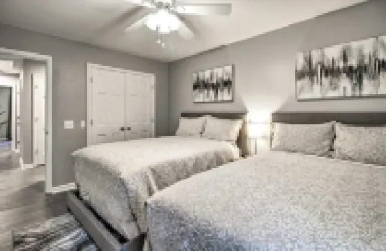 LUXURY GETAWAY, 4 BR, 2.5 BATH, NEAR FT. STEWART