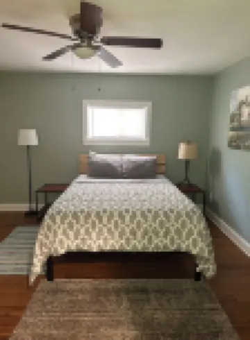 Two separate updated secluded cottages for one price. near beach & restaurants