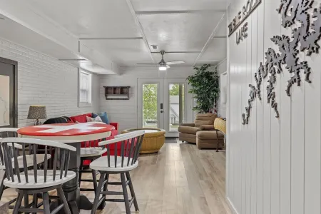 Luxury A Frame at Table Rock Lake! Sleeps 8!