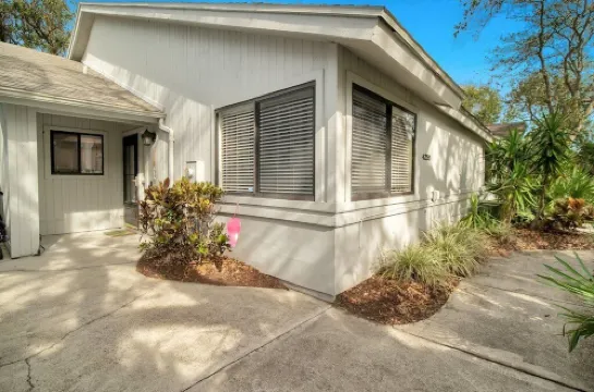 SeaWoods VILLA. WALK to the Beach!