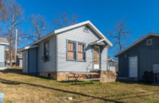 Cozy Cabin at Rockaway Rentals near Branson