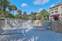 Top Floor, Amazing Views, Newly Renovated, Highly Rated, Marine Veteran Owned