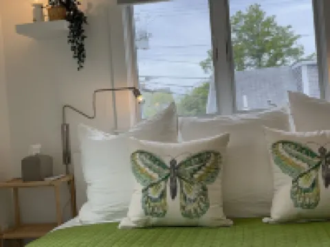 Newly renovated house in Brandt Point, right near town and Children's Beach