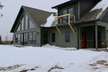 Lax Lake View Retreat