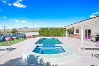 PinkBlissHouz: Pool, Spa, Firepit, Themed Rooms