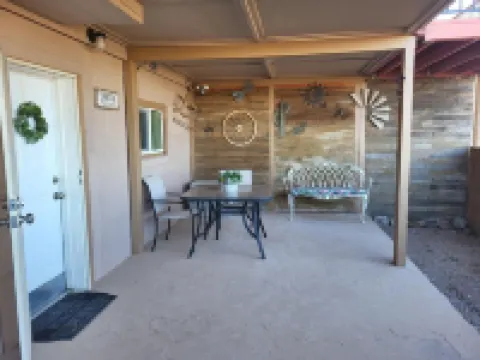 The Cactus Rose - A Spacious Retreat