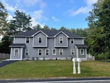 Family Vacation Modern Norwood Отели рядом с достопримечательностью «111 Lenox St»