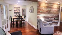 Cozy Stay Near it All:  USC, Ft. Jackson & Columbia Venues Hotel a West Columbia