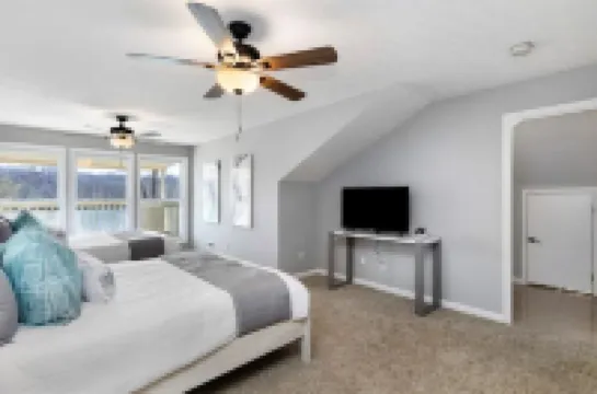 Tranquil waterfront getaway