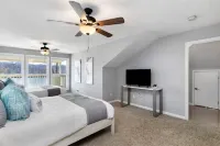 Tranquil waterfront getaway