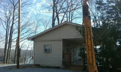 Stunning View of Lake Cumberland Within 1/8 Mile of Public Boat Ramp!