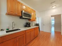9 - Peaceful & Spacious 4B2B Upper Unit near FW