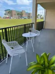 Newly renovated. Across from the beach apartment Hotels in Ponce Inlet