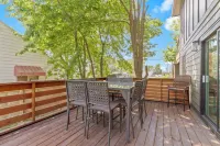 Rustic meets Modern Downtown Retreat Hotels near Walmart Supercenter