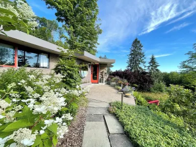 Nationally Registered Usonian Cottage at Lynn Hall by FLW's Fallingwater Builder 녹스 & 칸 레일 트레일 킨주아 브리지 트레일헤드 주변 호텔