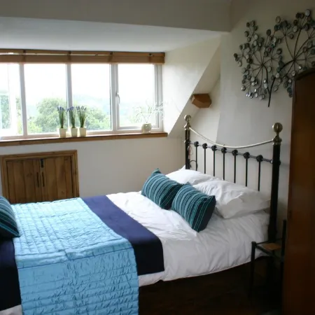 Bakewell  Stone Cottage/Sleeps 4/Log Burning Stove/Parking /2 Bathrooms/ WiFi