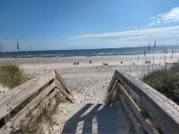 Crescent Beach Condo - Wonderful location! Hotels in Crescent Beach