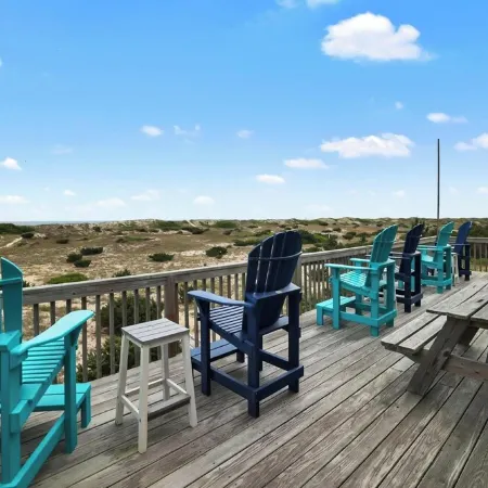 Oceanfront- Hatteras Island/Salvo: 2 Primaries, Hot Tub, Large Open Living Space