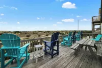 Oceanfront- Hatteras Island/Salvo: 2 Primaries, Hot Tub, Large Open Living Space