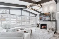 Spacious Mountain Modern Getaway - Hot Tub, Home Theater & Fire Pit