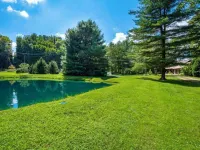 🎣 FISHING LODGE🌲 - 3 Stocked Ponds, Hot Tub, Sleeps 14, 8 acres, Arcade