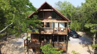 Cozy mountain retreat on Wears Valley, Modern Rustic Cabin!