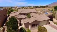 Albuquerque Home w/ Heated Pool & Hot Tub Near Balloon Fiesta