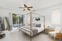 Chandler Court Getaway by GPM - Private Pool + Games + More! Walk to Festivals