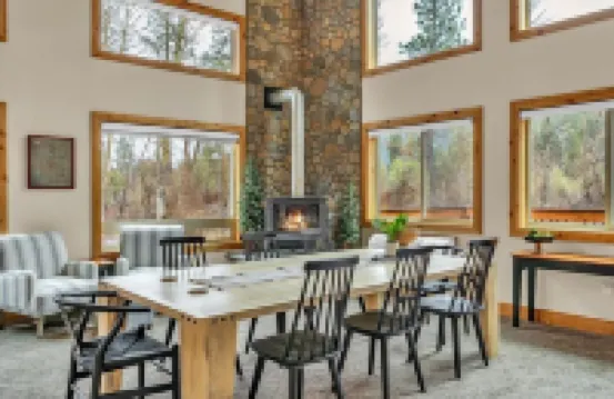 Cozy Chinook Cabin - 4-Star