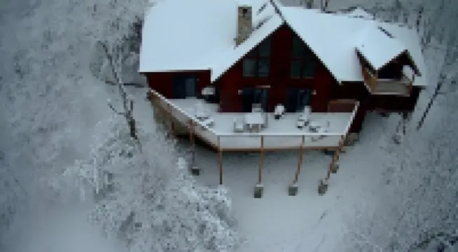 Long-Range Mtn Views, Huge Deck, Spa, Play Room, 1 Mile to Ski Resort & Trails